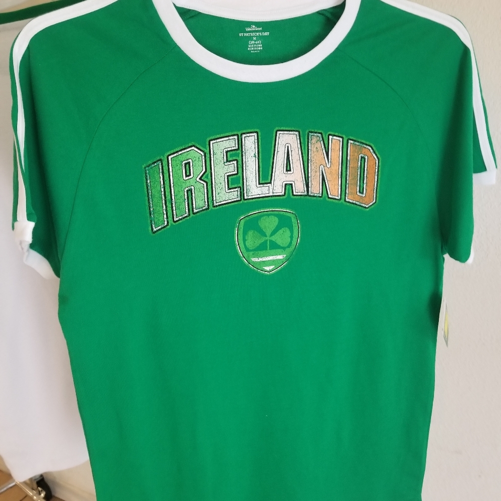Green & White IRELAND T-shirt Medium